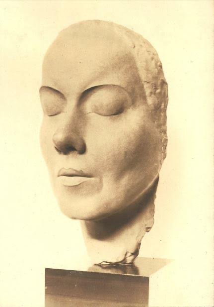 Mask of a musician (Mina Tobler) Heidelberg, 1927