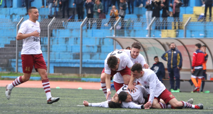 Morrone tutto cuore. Ferraro e Mazzei stendono la Rossanese (2-0)