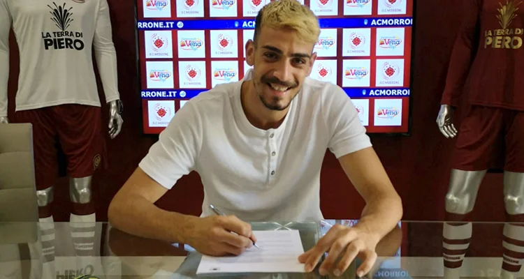 I gol di Ferraro per la Morrone. Il bomber ha rinnovato con i granata