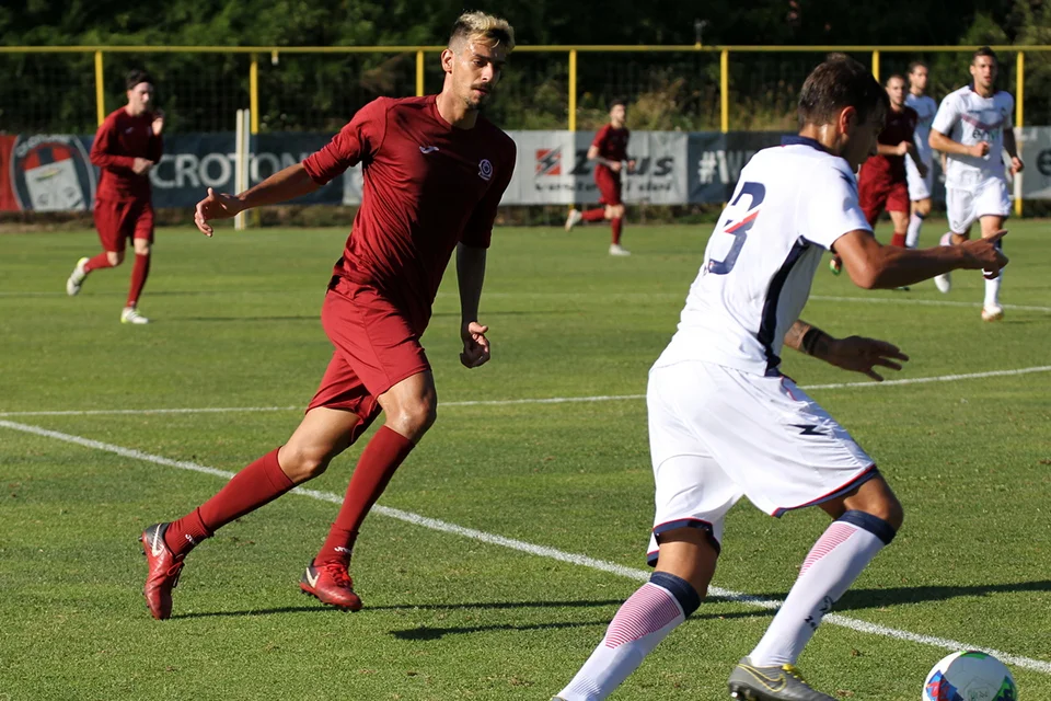 Morrone, di Azzinnaro il primo gol stagionale col Crotone. Soddisfatto Stranges