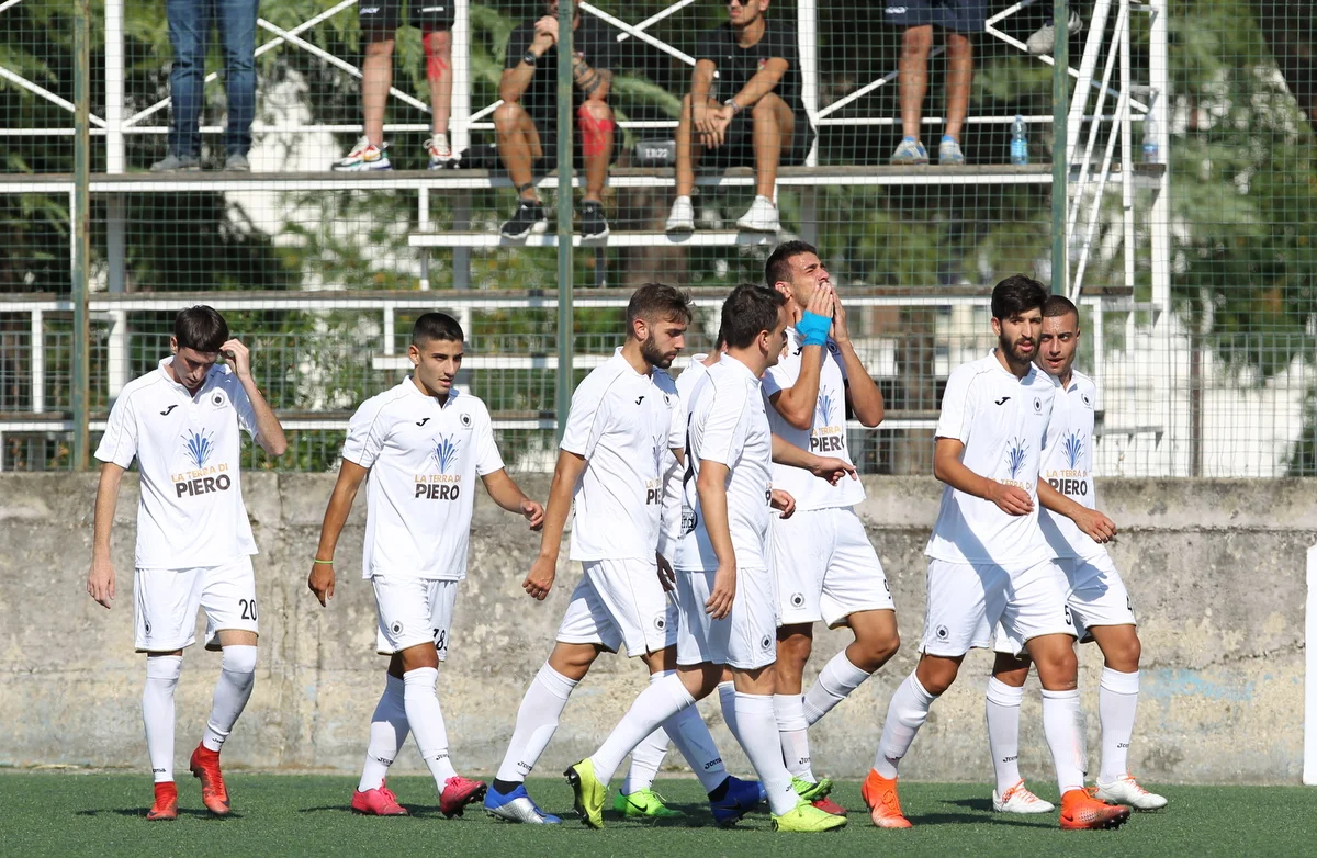 Morrone, avanti tutta. Poker al Sersale all'esordio in casa (4-2)