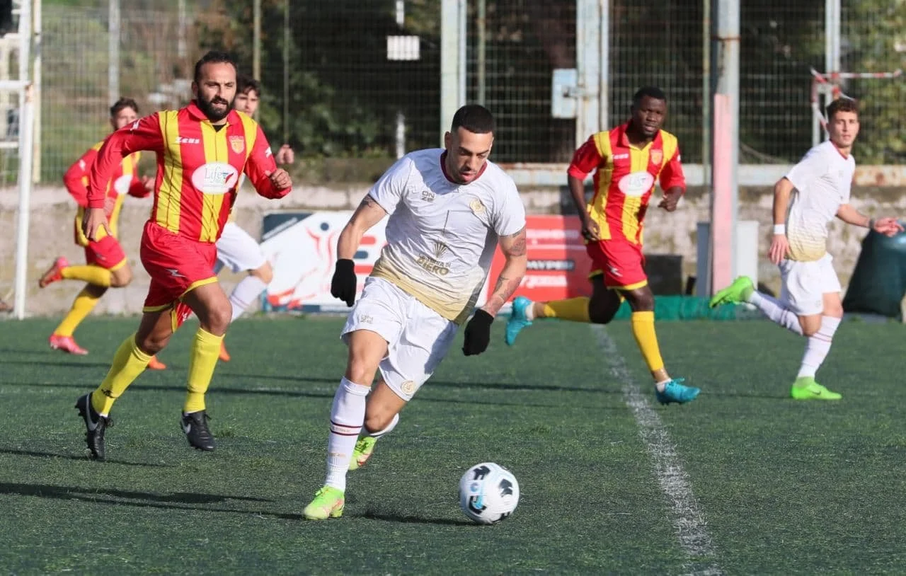 Morrone-Isola Capo Rizzuto 2-2: Trombino riacciuffa gli ospiti all'ultimo respiro