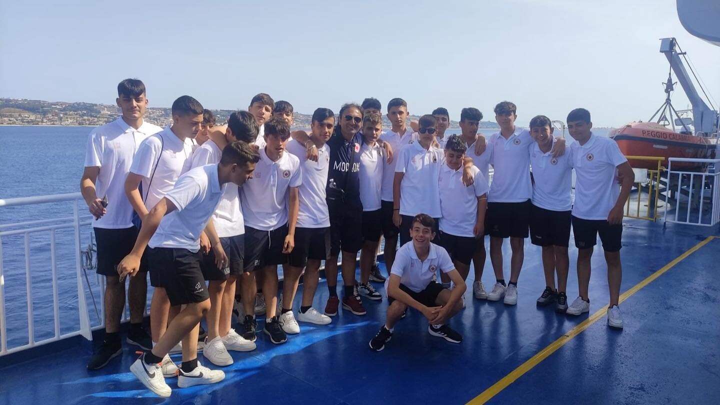 I nostri ragazzi verso Palermo per le fasi nazionali U15. Calcio d&rsquo;inizio ore 17 contro il Calcio Sicilia. 🇱🇻❤️