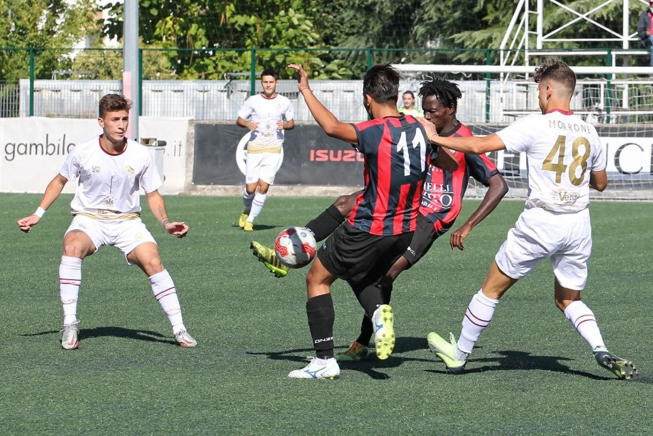 Morrone, che beffa. I granata sbattono sul portiere dell'Acri (0-1)