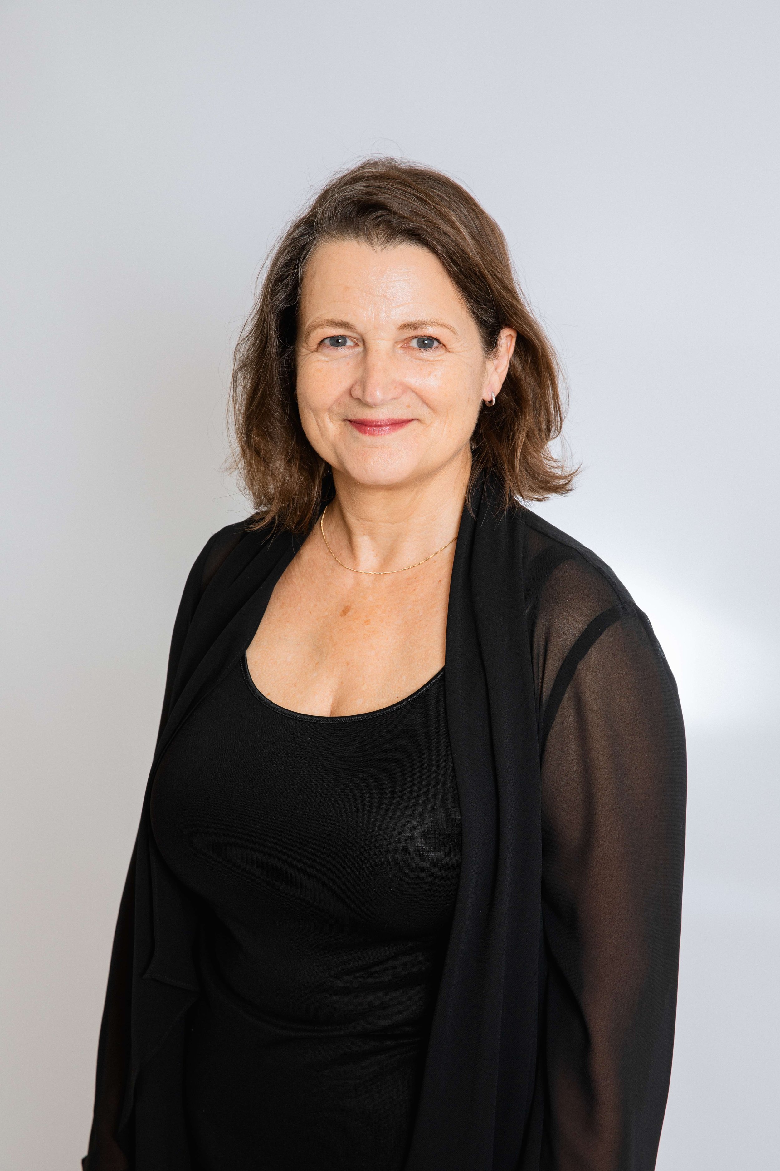 Alice Giles_Headshot 1.jpeg