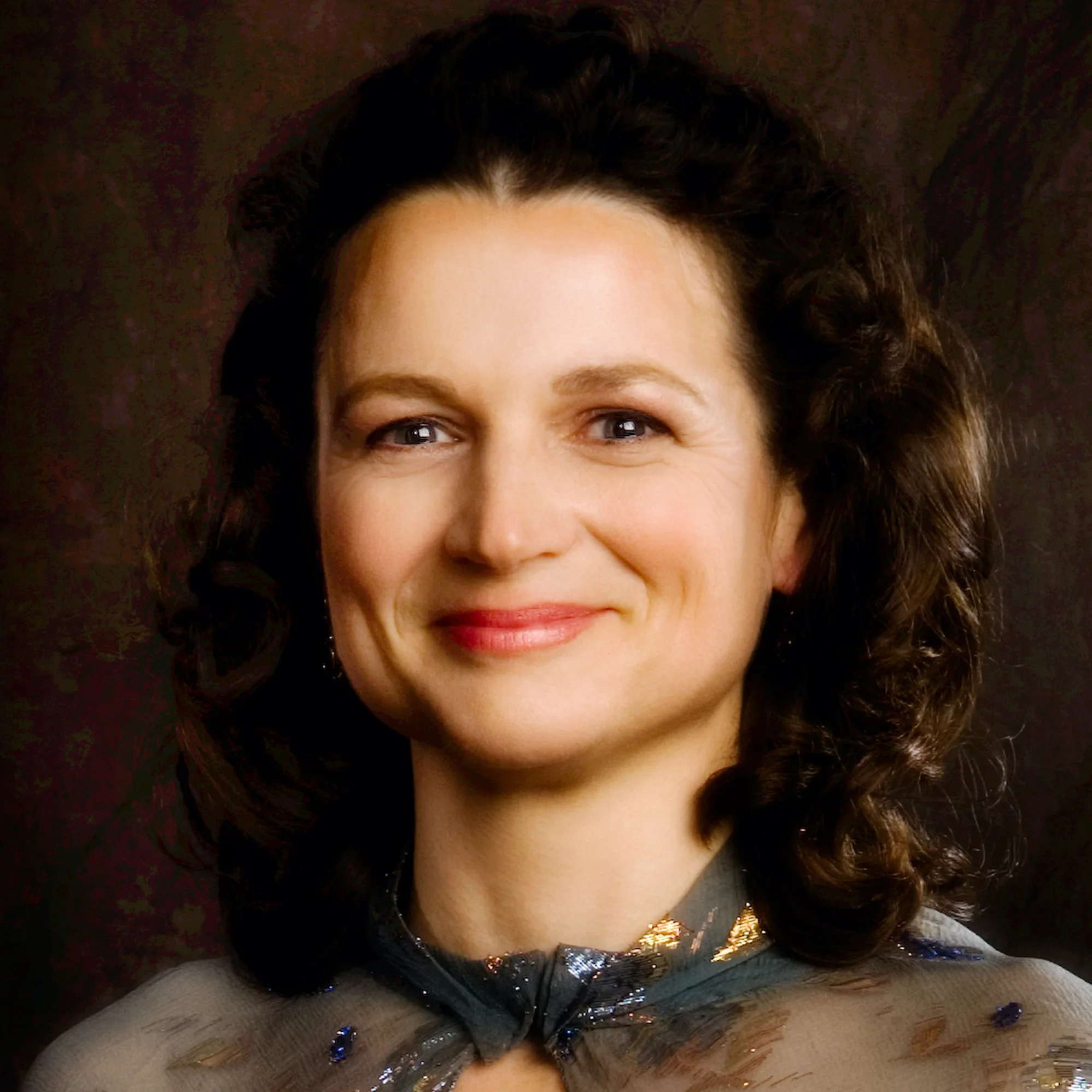 square headshot Alice.jpg