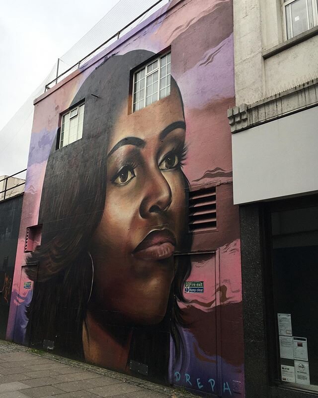 ❤️💪🏻 #michelleobama #brixton #mural #streetart #iambecoming