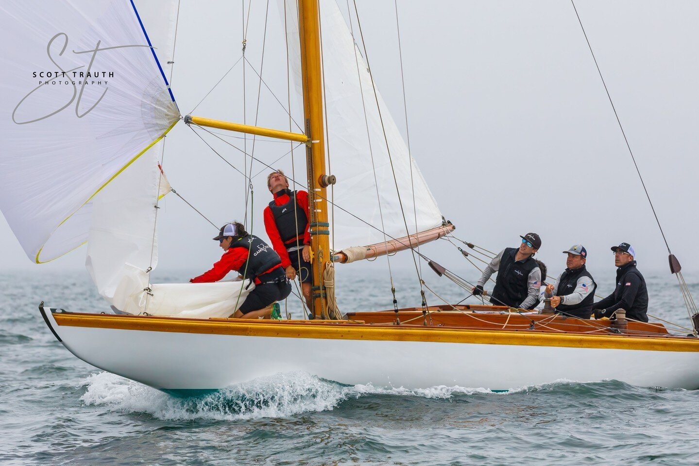 #frontendfriday
Tomorrow is the start of the 2023 Tiedemann Classics Regatta!
Here is a look back to the 2021 edition of this event.
Pictured is Classic Gamecock with @allisongfitz and @max.hooker doing the foredeck work!  @gamecocksailing #herreshof