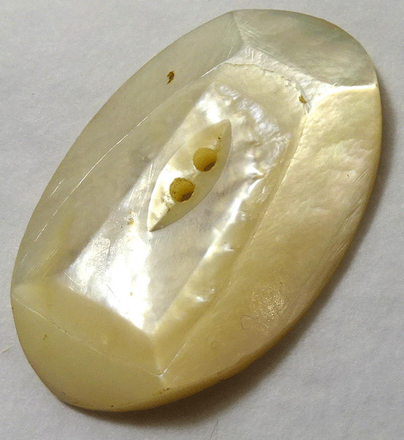 nmop252-oval-pearl-with-rectangle.gif
