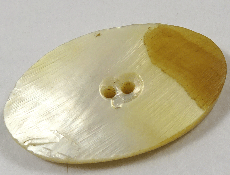 nmop252-oval-pearl-rectangular-flat-top.gif