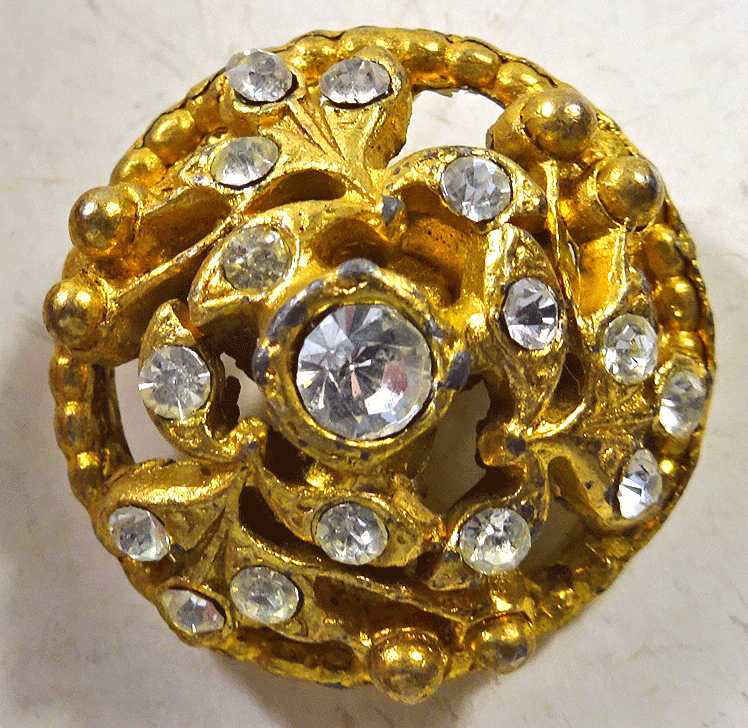 nd625-pierced-gilt-with-pastes.gif