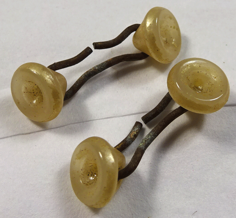 ng047-pair-of-cufflinks.gif