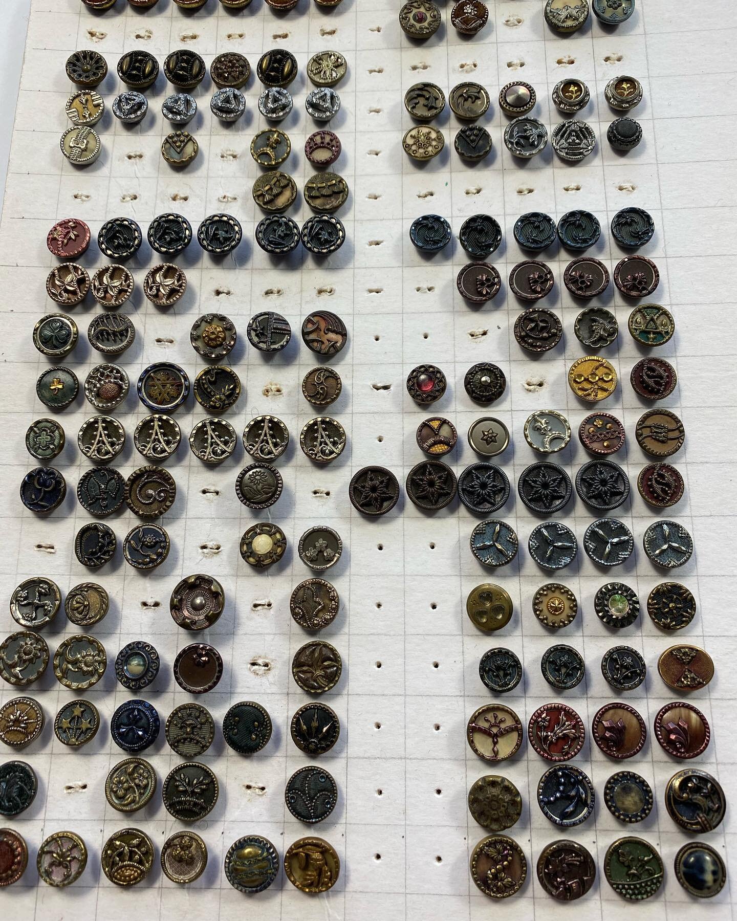 Sorting out some Austrian Tinies - some to be listed on website and some to keep! #austriantinies #victorianbuttons #smallbuttons #antiquebittons