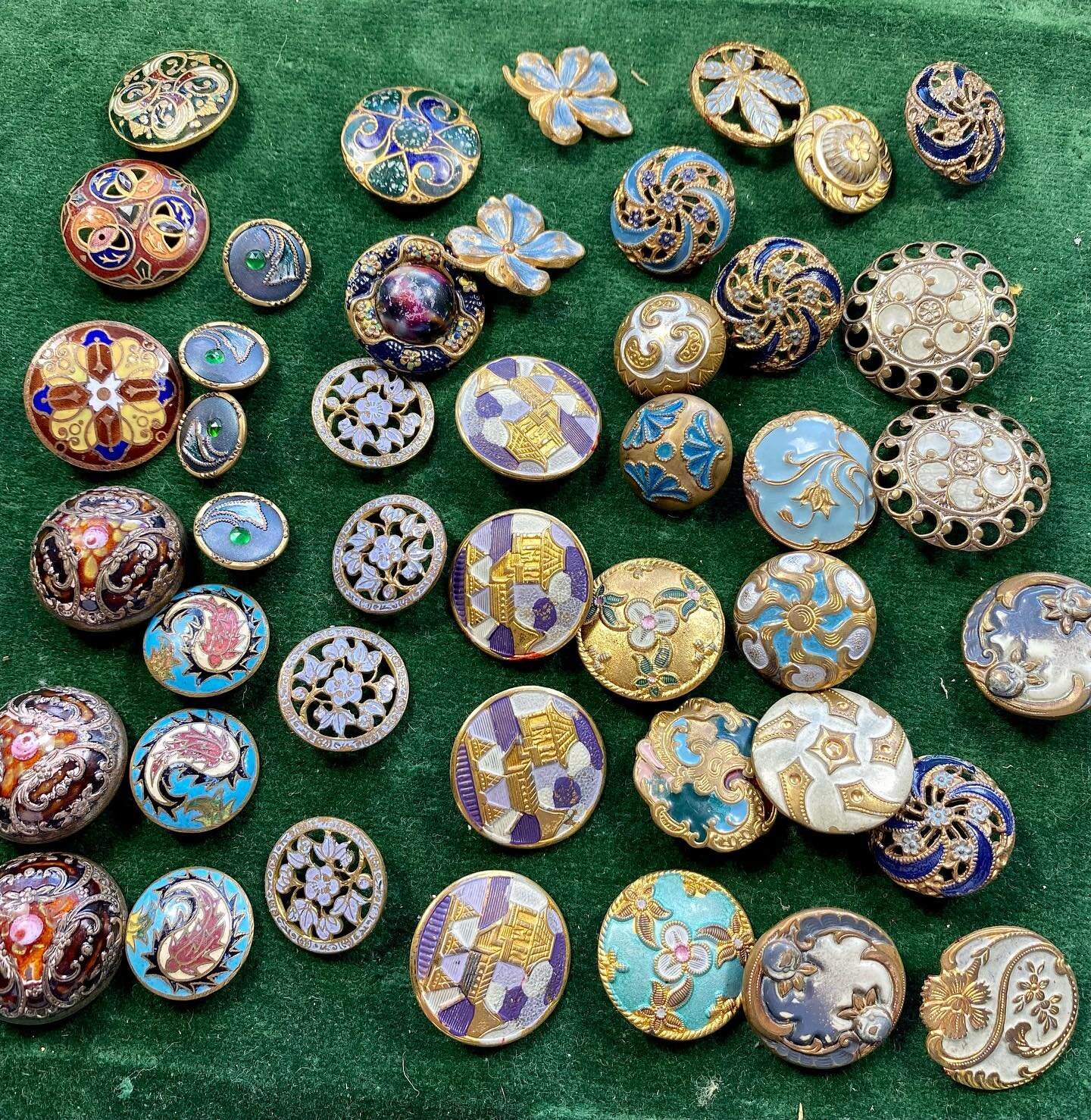 Collection of lovely colourful vintage metal buttons- painted or enamelled - c.1900.  To be added to the website soon #vintagebuttons #metalbuttons #paintedbuttons #victorianbuttons