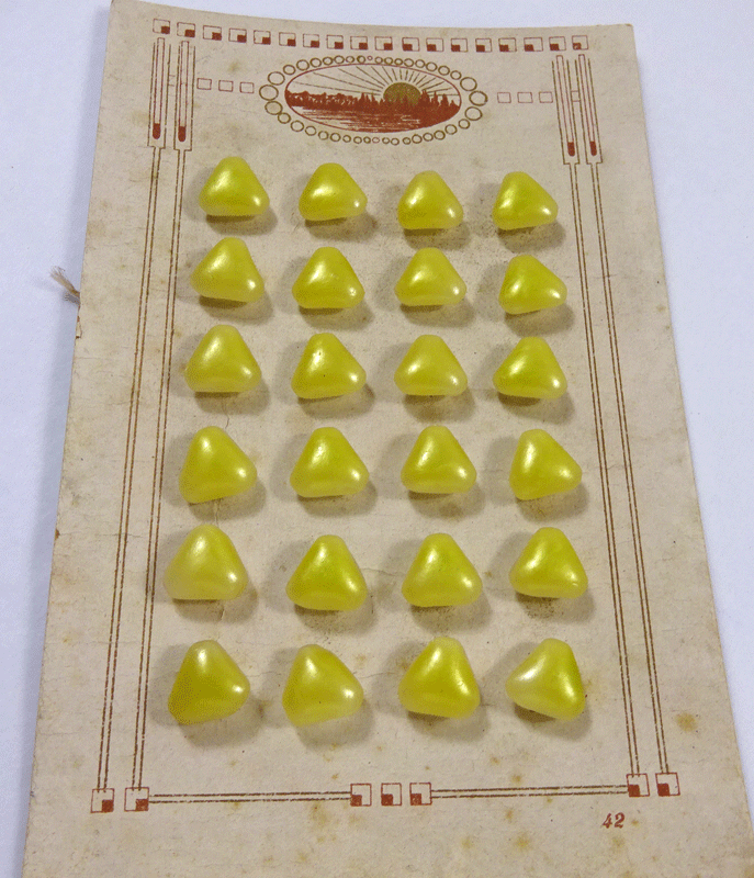 nsc201-card-of-24-yellow-triangles.gif