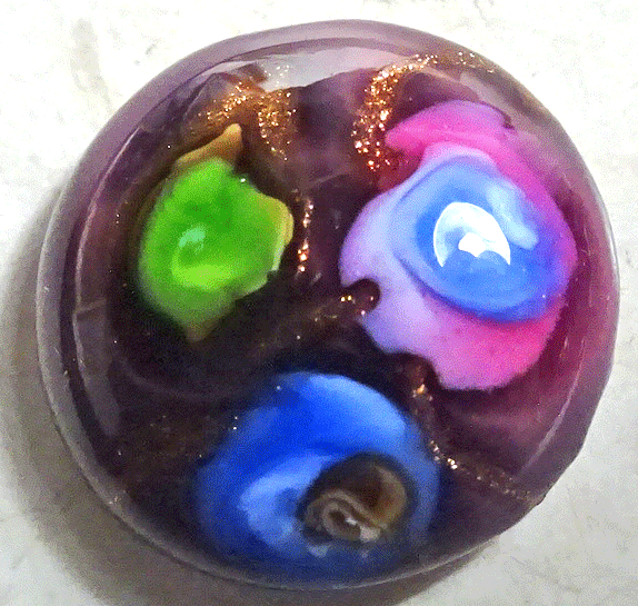 nsd113-small-purple-glass-rosette-shank.gif
