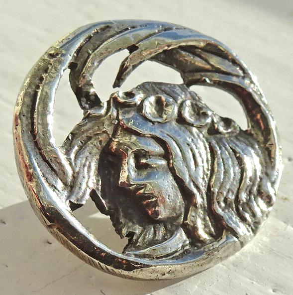 Small Art Nouveau female head Rd No.