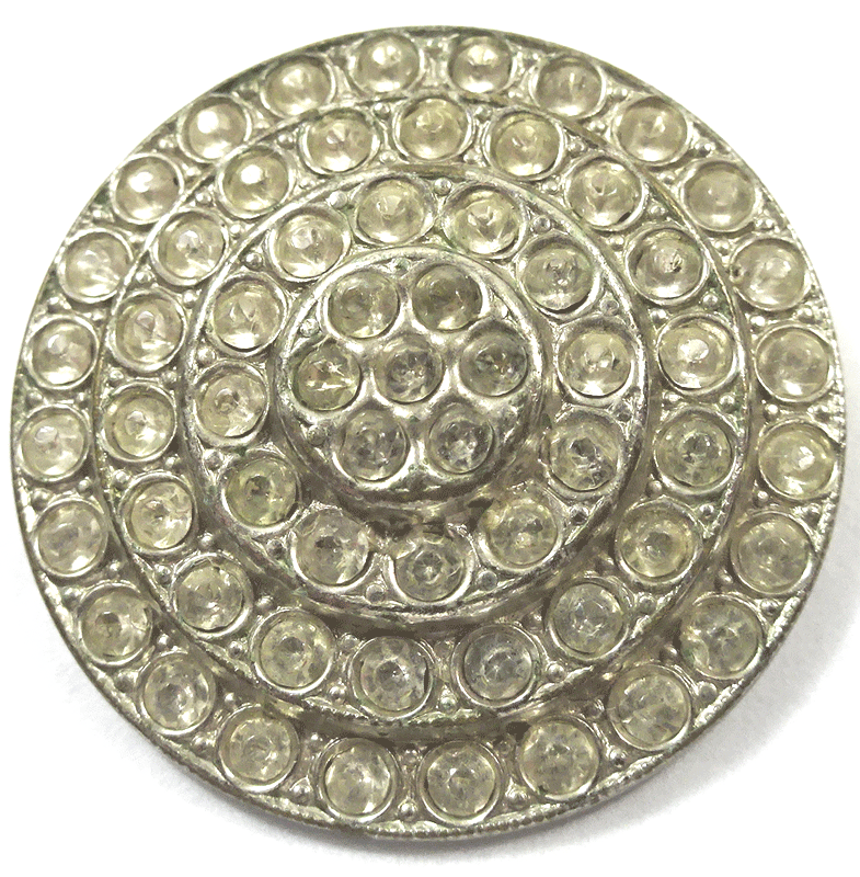 Stepped white metal with pastes