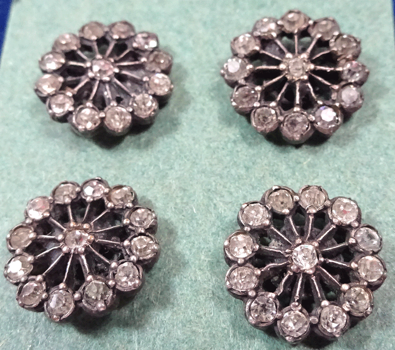 nsc978-set-of-4-paste-studs.gif
