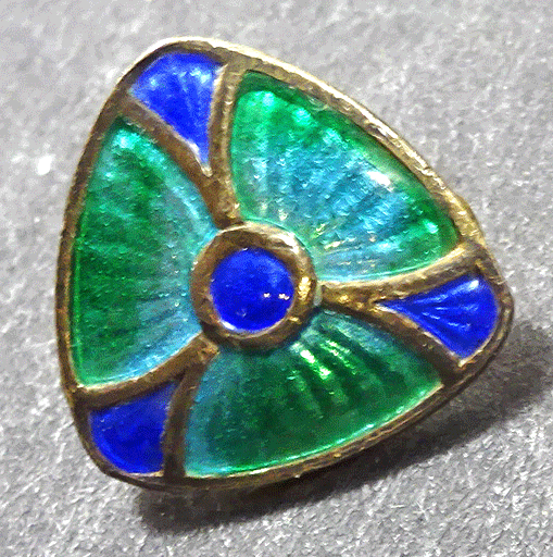 Small enamel triangle