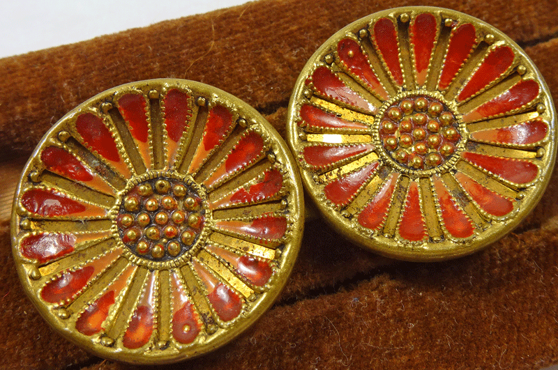 nb276-twin-flowers-buckle.gif