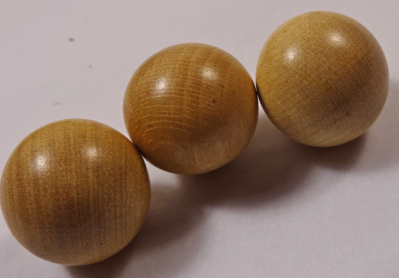 st667-set-of-3-wood-balls.gif
