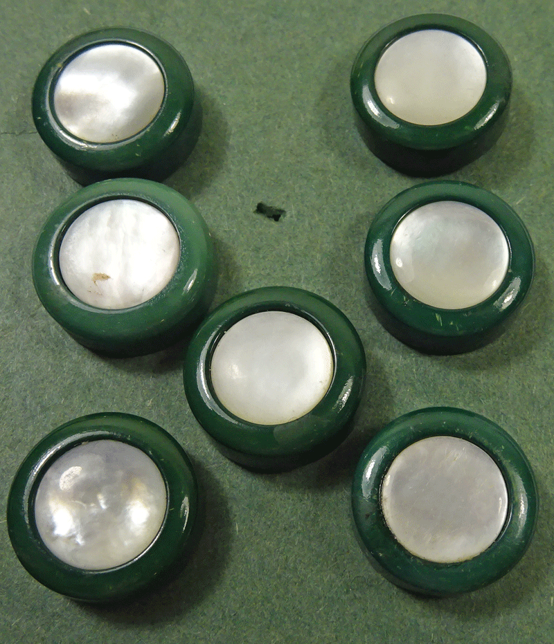 st670-set-of-7-pearl-in-green.gif