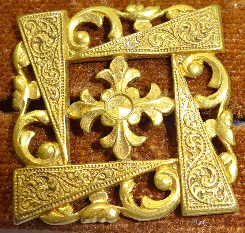 nd770-square-pierced-gilt-metal.gif