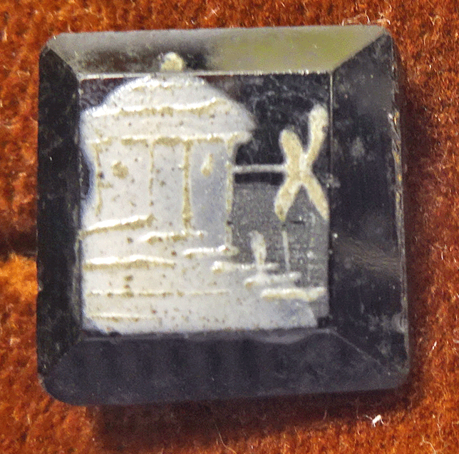 NBG374-white-glass-pagoda-on-bg.gif