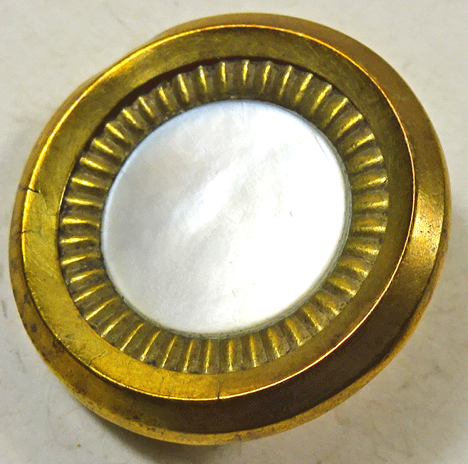 Pearl in metal frame