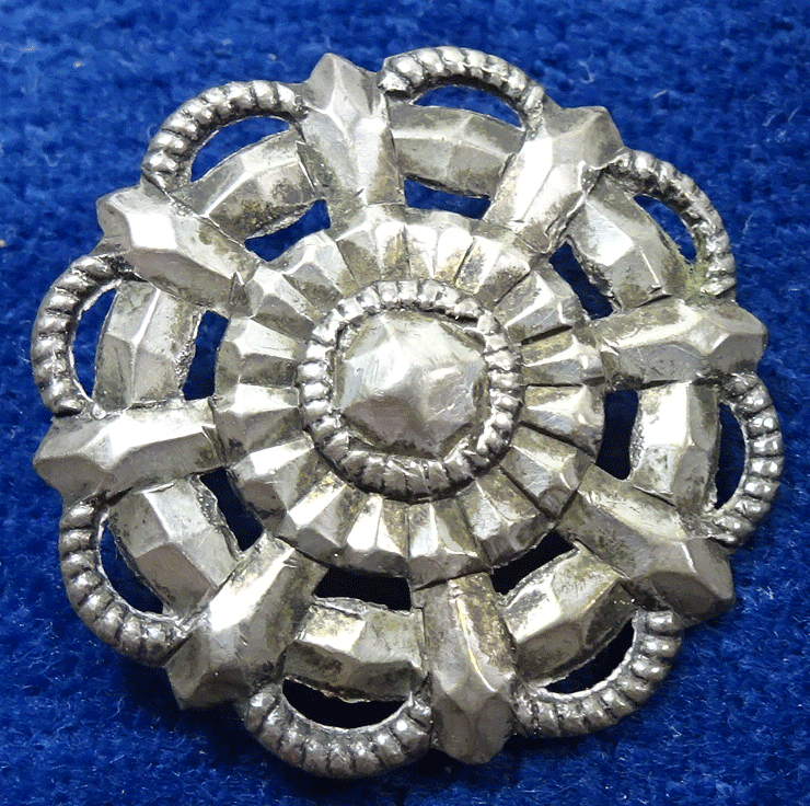 nd721-pressed-metal-Tudor-rose.gif