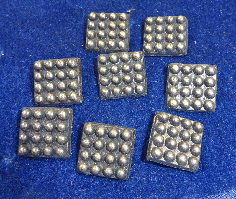 st451-set-of-9-silver-grid.gif