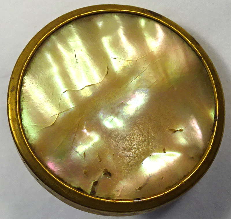 nmop262-iridecent-pearl-in-brass-frame-Paris-back.gif