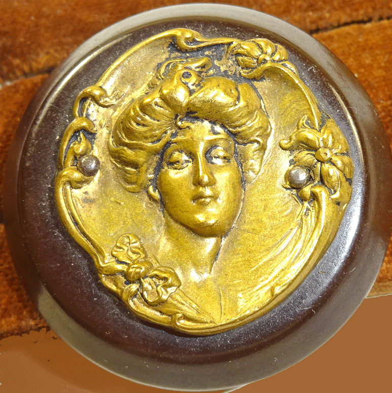 Large Gibson Girl, double loop shank