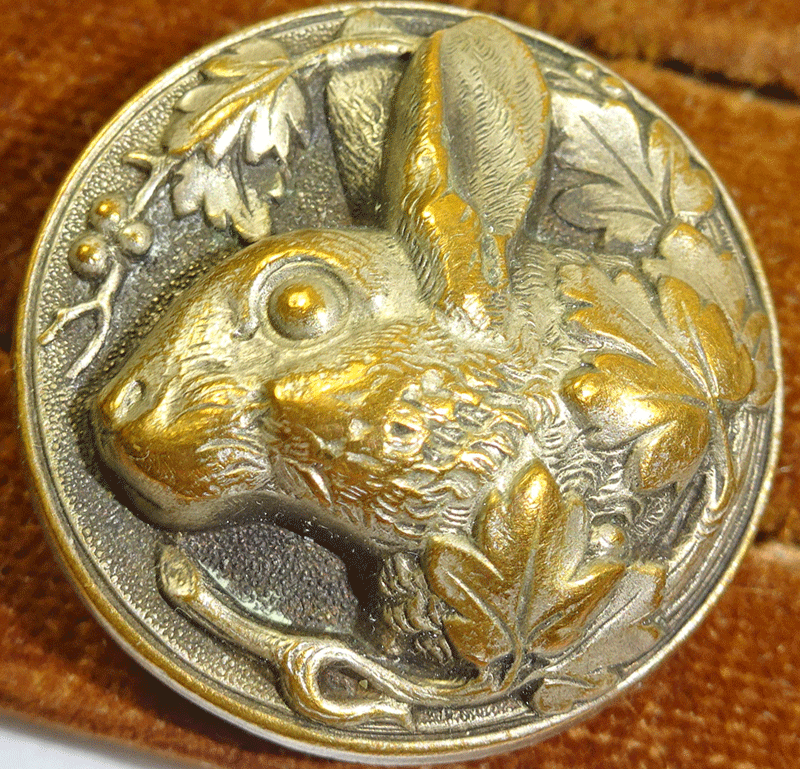 Rabbit's head in high relief, stud shank