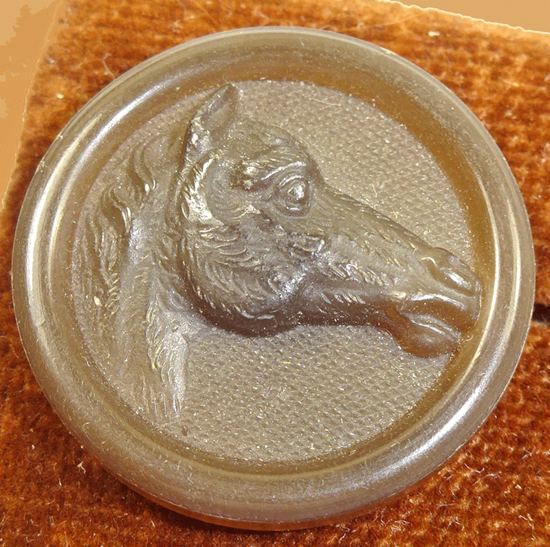 Horse's head in pressed horn