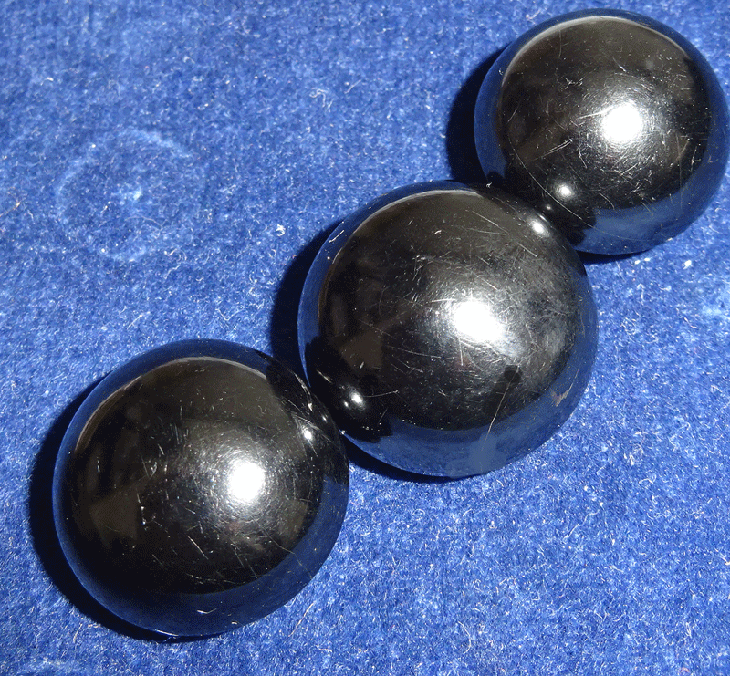 st737-set-of-3-black-dmed-studs.gif
