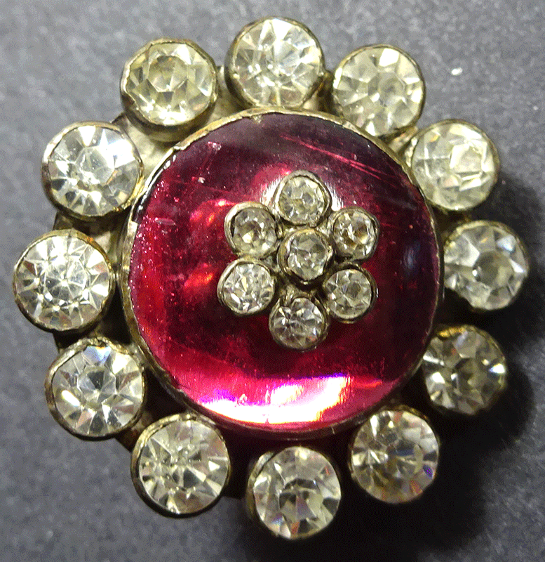 Foiled red glass centre with paste rim