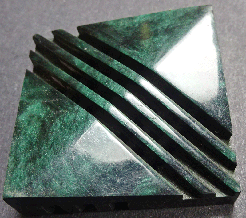 Lage dark green Art Deco square