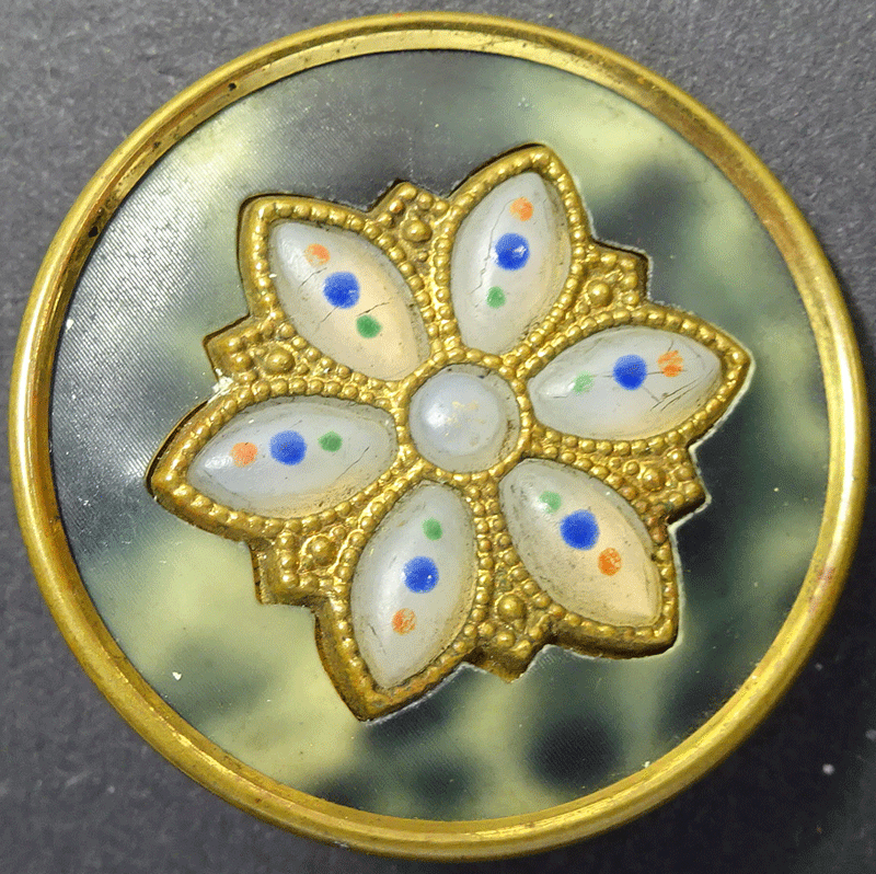 nd771-Vict-cell-pierced-by-milk-glass-flower.gif