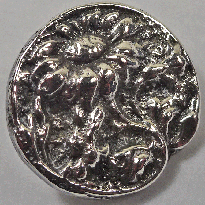 Small silver daisy buttons