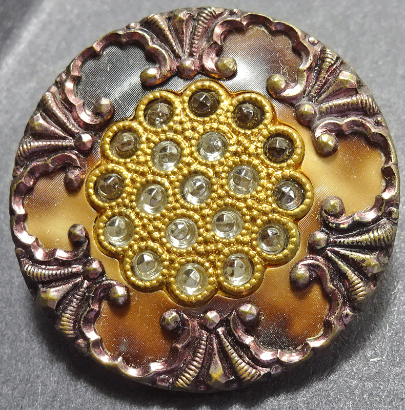 nd708-Vict-celluloid,-pierced-grid-with-pasts.gif