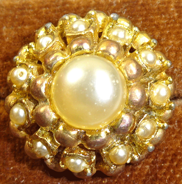 nd670-pearl-studded-gilt-metal-dome.gif