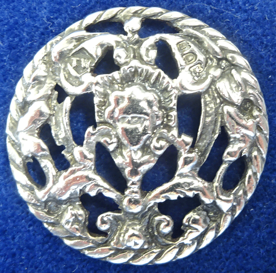 Pierced silver foliage in rope rim, London 1900/1902