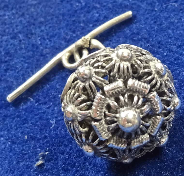Peasant filigree silver button with toggle bar and loop