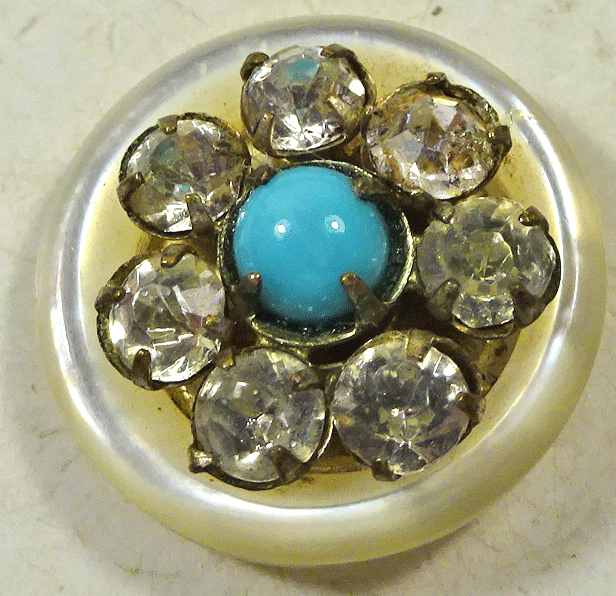 Small turquoise and pastes in pearl circle
