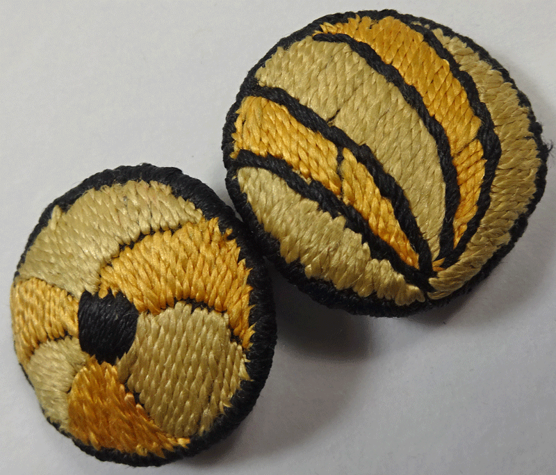 np316-pair-of-embroidered-gold-and-cream.gif