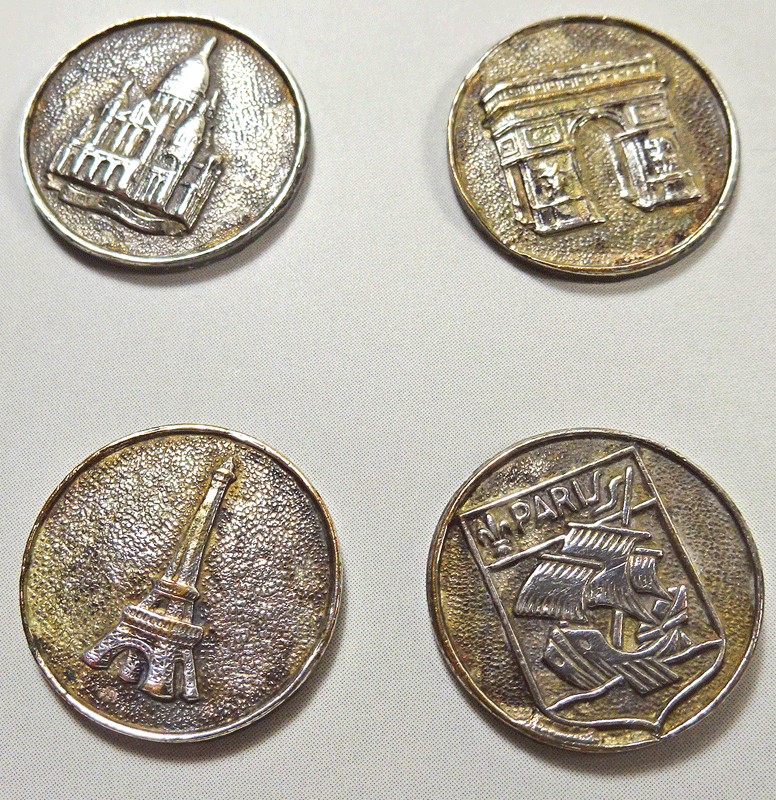 npc824-set-of-4-Paris-badges.gif
