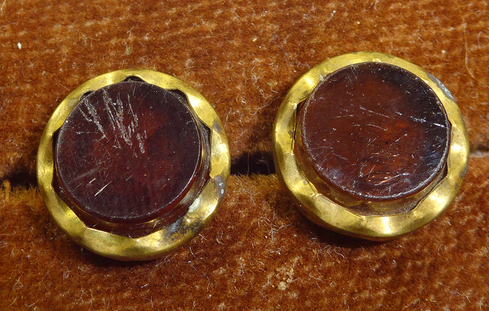 nsc785-pair-of-dark-brow-red-glass.gif