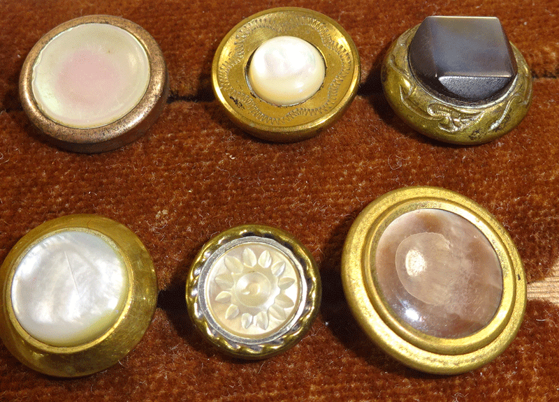 nsc876-group-of-6-pearl-in-metal.gif